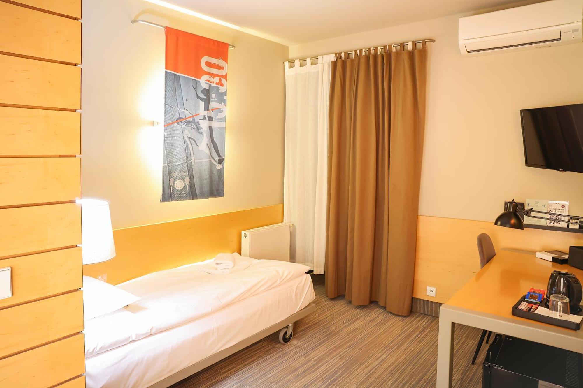 Hotel Kortowo Poznań Buitenkant foto